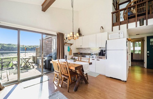 Gaylord Condo | Cozy Fall Townhome - Beautiful Lakefront Access in a Private, Rural Community