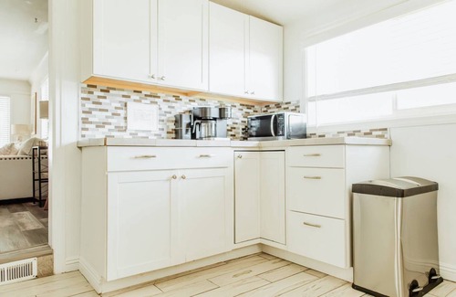 Hyrum House | Cozy Fallcation: Near Lake, Trails & Logan! Dog Friendly