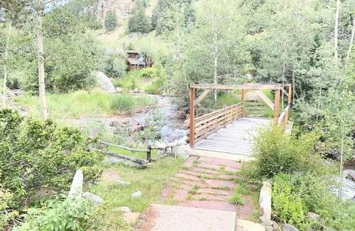 Lyons Cabin | Cozy Family Cabin in Peaceful Valley Ranch