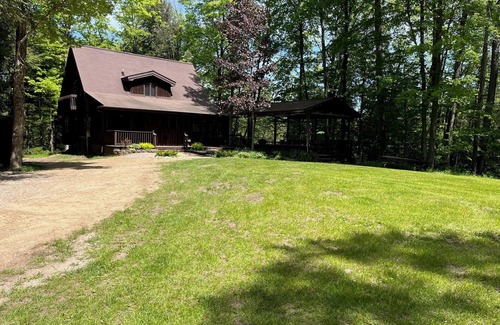 Thompsonville Cottage | Cozy family cottage near Crystal Mountain on the Betsie River.