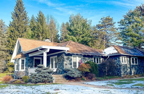 Skytop House | Cozy Family Cottage on Skytop Lodge Property