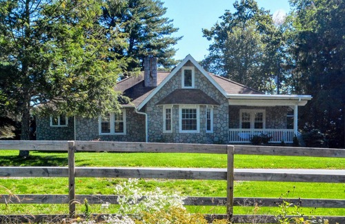 Skytop House | Cozy Family Cottage on Skytop Lodge Property
