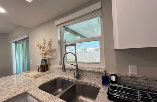 East County Civic Group House | Cozy Family Escape in Valrico FL