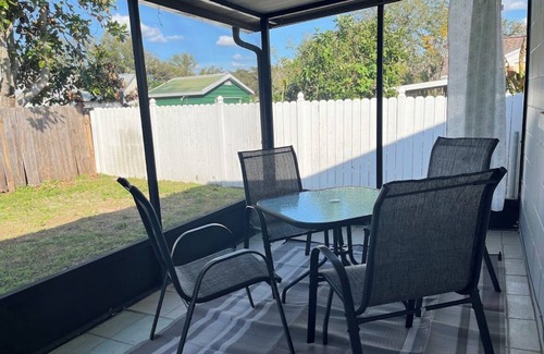 East County Civic Group House | Cozy Family Escape in Valrico FL
