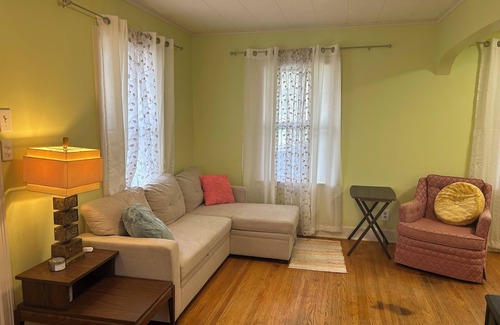 Sand Springs House | Cozy family friendly bungalow in sand springs