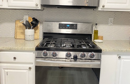 Fair Oaks House | Cozy Family-Friendly home w/spacious backyard & firepit