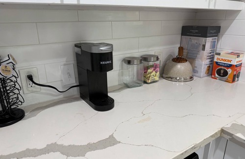 Houston House | Cozy Family Friendly Oasis, Free Parking, Fast Wi-Fi & Self Check-in by Galleria