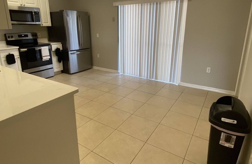 Poinciana House | Cozy family/friendly 3/2 house w/fenced yard