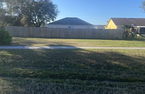 Poinciana House | Cozy family/friendly 3/2 house w/fenced yard