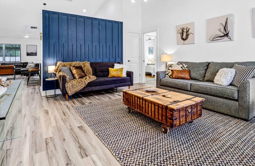 Willoughby Acres House | Cozy Family Home 5 mins from Sandy Beaches