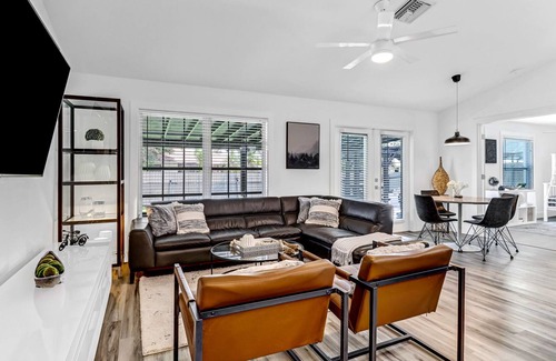 Willoughby Acres House | Cozy Family Home 5 mins from Sandy Beaches