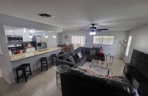 Carrollwood House | Cozy Family Home close to the beach and Busch Gardens!