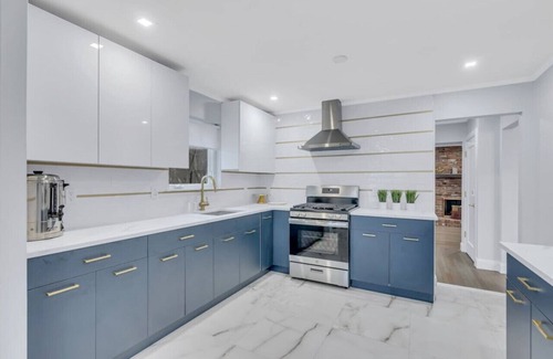 Tallman House | Cozy Family Home | Fireplace and Backyard Playset