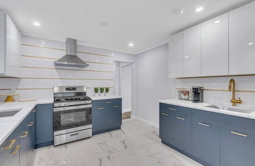 Tallman House | Cozy Family Home | Fireplace and Backyard Playset