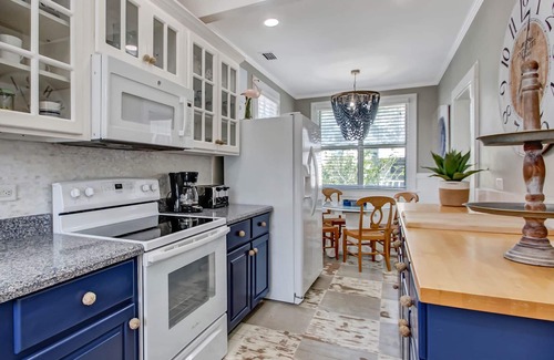 Tybee Island House | Cozy Family Home Right Near the Beach