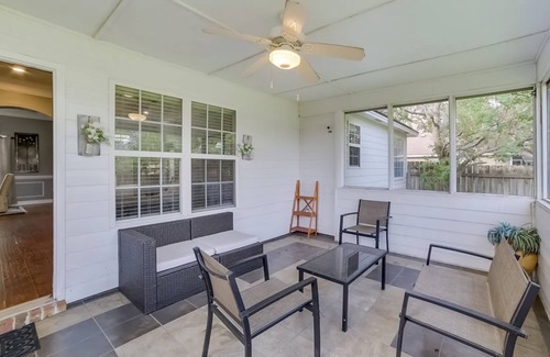Valdosta House | Cozy Family Home with Spacious Backyard, Screened Patio, and Jetted Tub