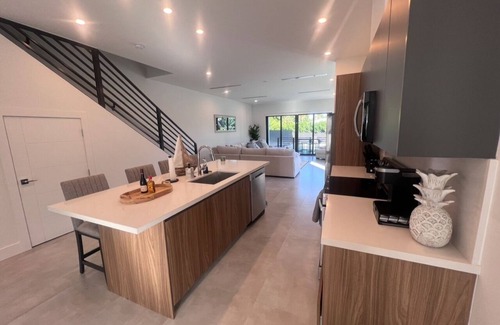 Lake Ridge House | Cozy family house 10 minutes away from Fort Lauderdale Beach with pool