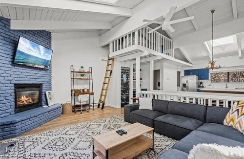 Incline Village House | Cozy Family Retreat! On the shuttle line to Diamond Peak!
