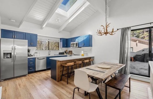 Incline Village House | Cozy Family Retreat! On the shuttle line to Diamond Peak!