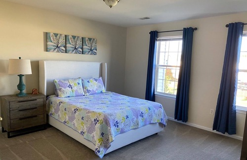 Ballenger Creek House | Cozy Family-sized Townhome close to downtown Frederick.