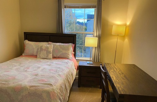 Ballenger Creek House | Cozy Family-sized Townhome close to downtown Frederick.