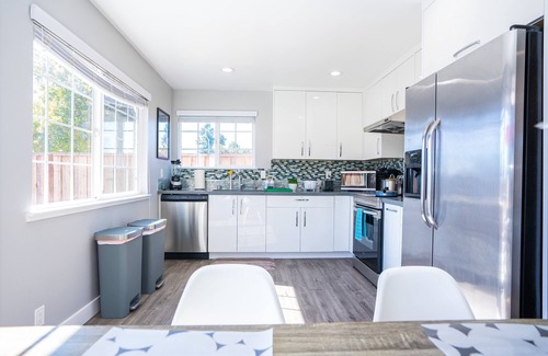 Milpitas House | Cozy Family Stay 3BR/2BA Home in Prime Milpitas Location