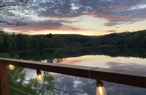 Beach Lake House | Cozy Farm House in the Upper Delaware Valley. Pet friendly, weekly discount.