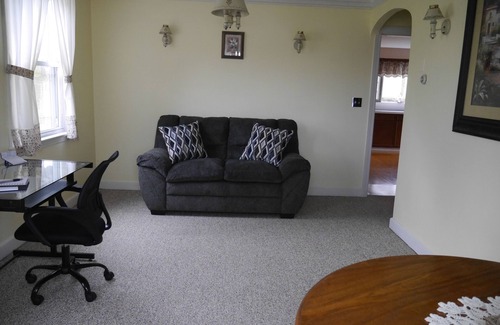 Bedford House | Cozy Farmette Easy Access Bedford PA