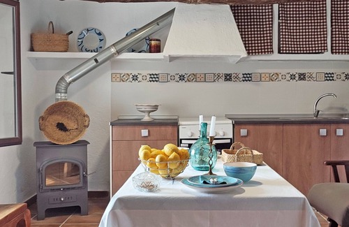 Orgiva Cottage | Cozy farmhouse with pool in La Alpujarra