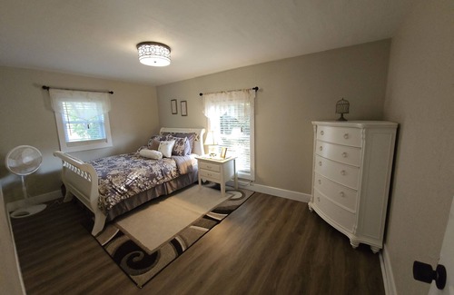 Cloverdale Other | Cozy Farmhouse w/short walk to a private laken