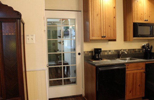 Fells Point Apartment | Cozy Fells Point Gem/In The Heart of Fells Point