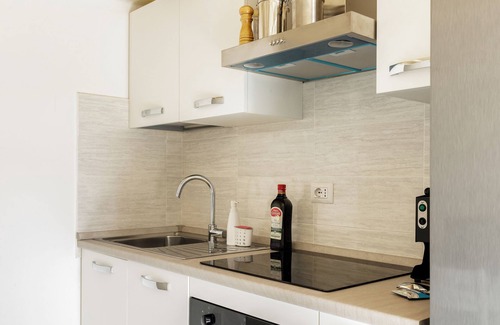 Milan House | Cozy flat, metro M4, 10min to Centre, 3 to Linate