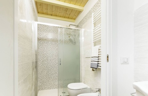 Milan House | Cozy flat, metro M4, 10min to Centre, 3 to Linate