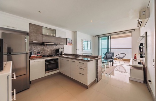 Bocagrande Apartment | Cozy Flat with Large Balcony in Palmetto Beach