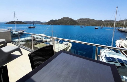 Mentese Apartment | Cozy Flat with Sea View near Beach in Bozburun