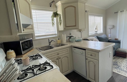 El Jobean House | Cozy Florida Resort Cottage