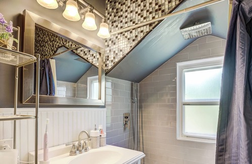 Annandale House | Cozy four bedroom Family home in Annandale.
