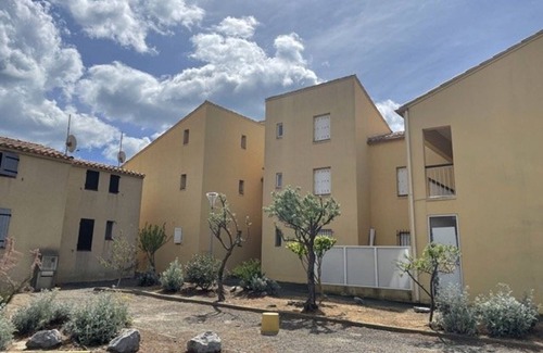 Fleury Apartment | Cozy 1BR Apt with Balcony, A/C, Near Beach and Port - Sleeps 4