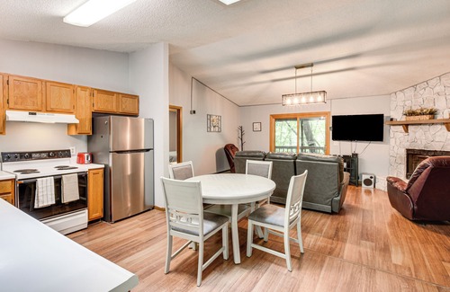Franklin House | Cozy Franklin Retreat w/Deck - 5 Mi to Downtown!