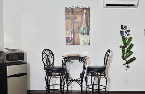 Fredericksburg Cottage | Cozy Fredericksburg Retreat | Fire Pit & Wineries