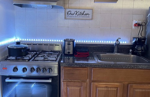 Freeport Apartment | Cozy Freeport Retreat/8 min Loffs Lake/Pets 🐶