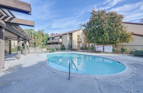Fresno Apartment | Cozy Fresno Condo w/Balcony & Pool Access
