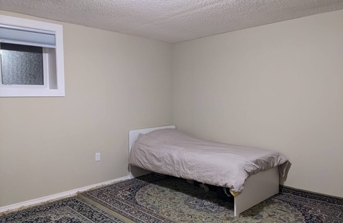 Calgary House | Cozy, friendly, and roomy!