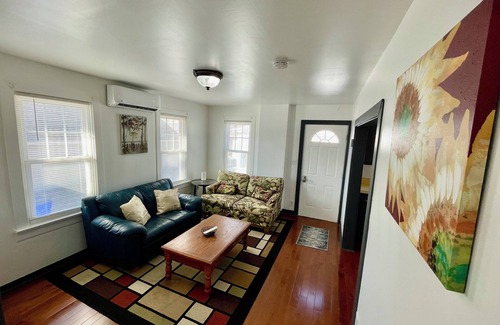 Bayview Apartment | Cozy Frog on the Beach! 2-bedroom Efficiency w/Beach Access, WiFi, Smart TV