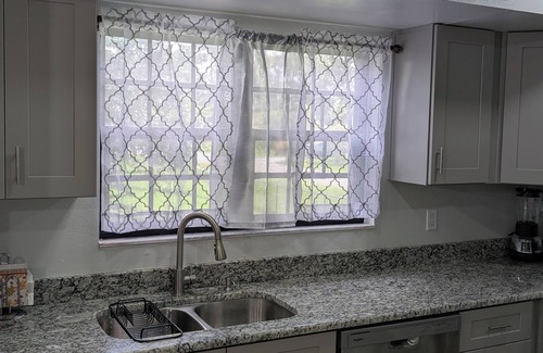 Palm Bay House | Cozy full house centrally located to main Florida attractions and beaches.