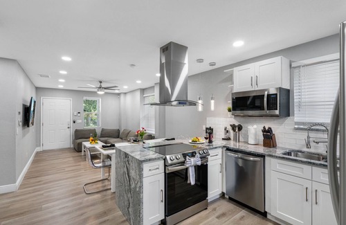 Bearss Plaza House | Cozy & Fully Remodeled Home in the Heart of Tampa!