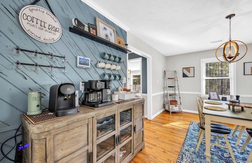 Conway House | Cozy & fun getaway on the water near Myrtle Beach!