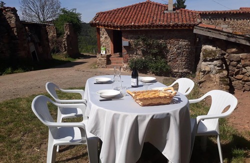 Pralong Cottage | Cozy gîte for 2 in Monts du Forez