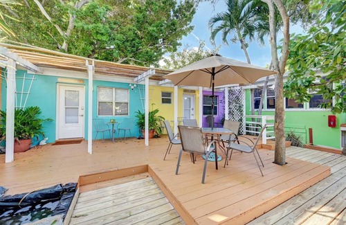 Deerfield Beach Apartment | Cozy garden beach villa#4/king bed