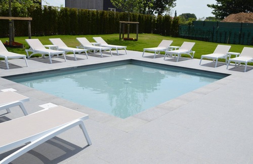 Gasthuis House | Cozy Garden Home w/Fireplace